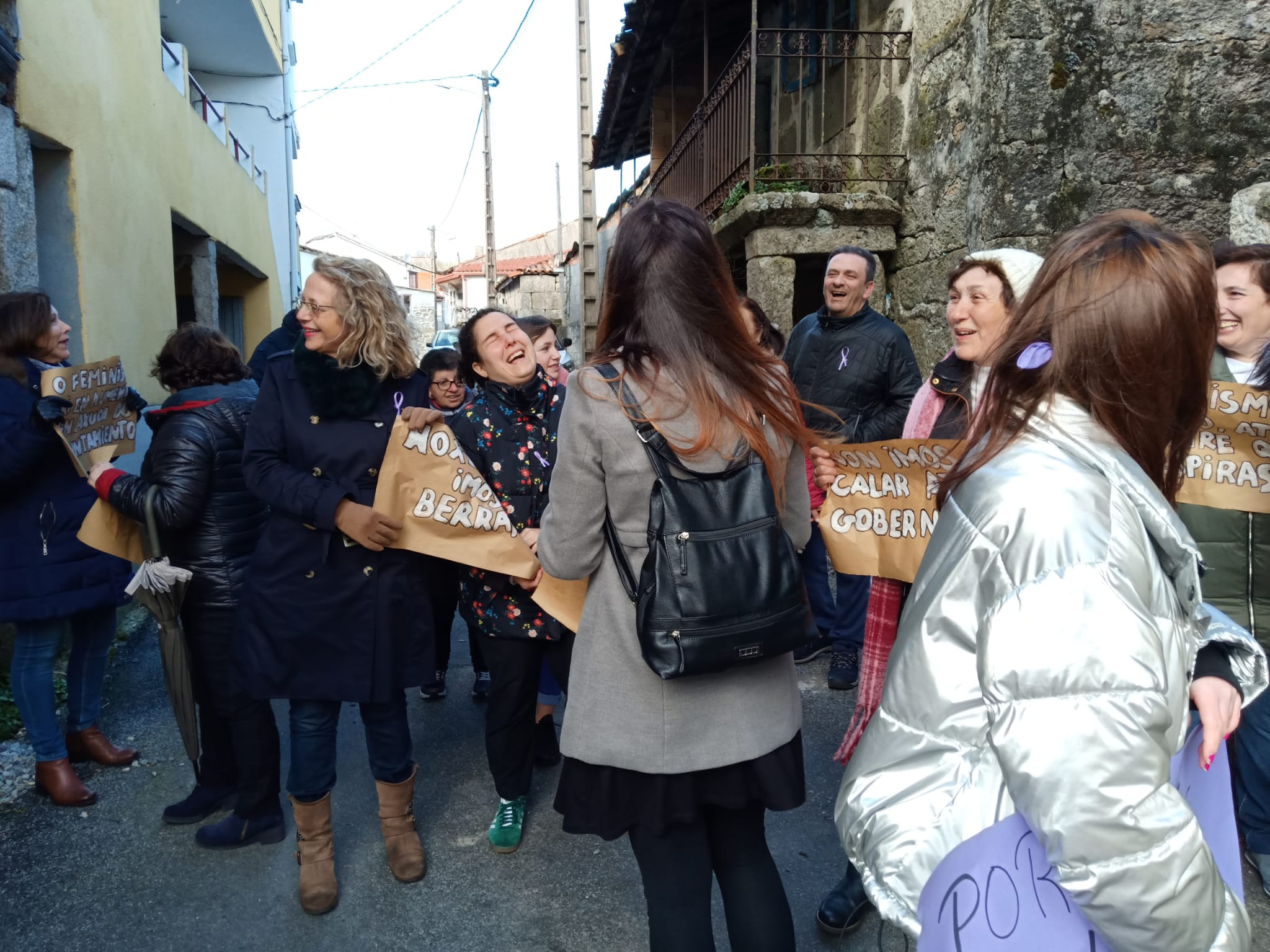 Manifestación feminista na aldea de Loureiro, 8 de marzo do 2020