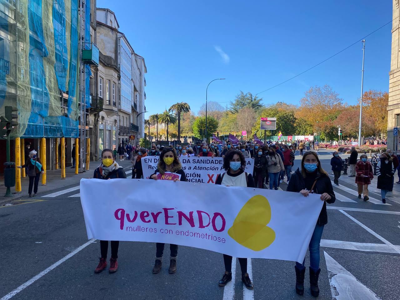 Integrantes da plataforma QuerEndo de mulleres con endometriose, na mobilización de SOS Sanidade Pública o 14 de novembro de 2021 en Santiago