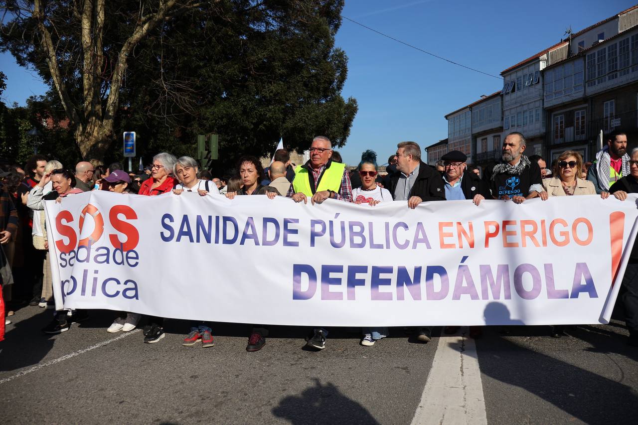 Cabeceira da manifestación de SOS Sanidade Pública, este 4 de febreiro de 2024 en Santiago