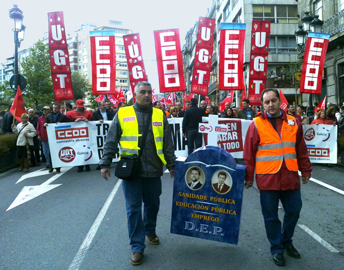 Manifestación de CCOO e UGT en Vigo