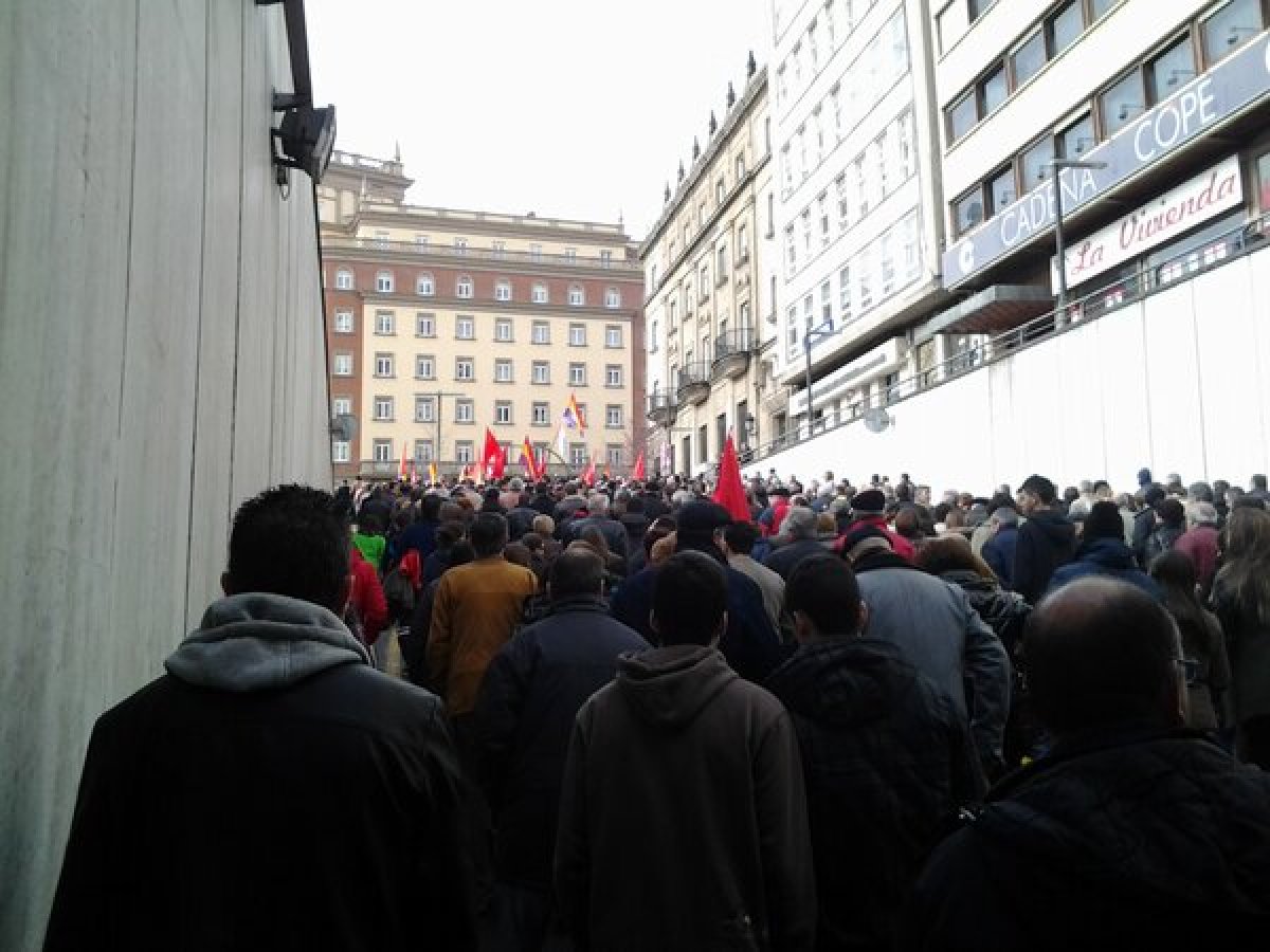 Manifestación en Ferrol polo futuro do naval