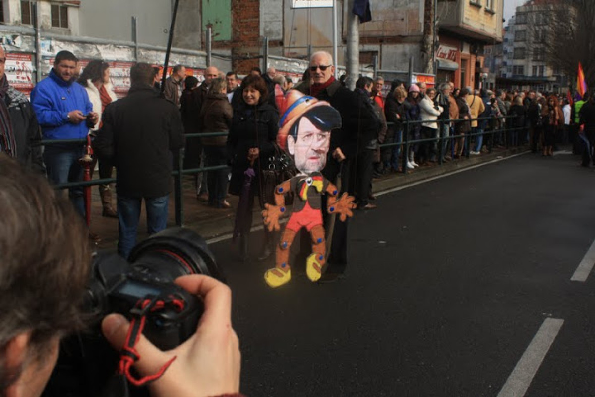 Na manifestación de Ferrol puido verse un 'Pinocho-Rajoy'