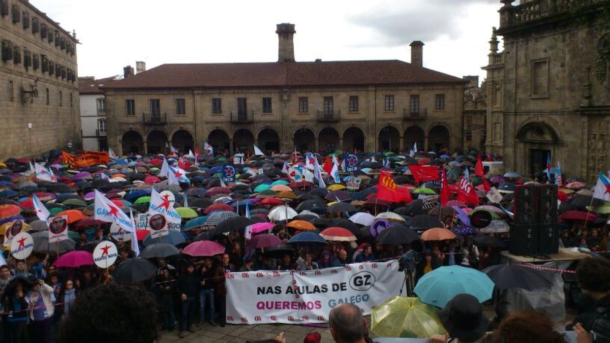 A praza da Quintana, tras a manifestación polo Día das Letras