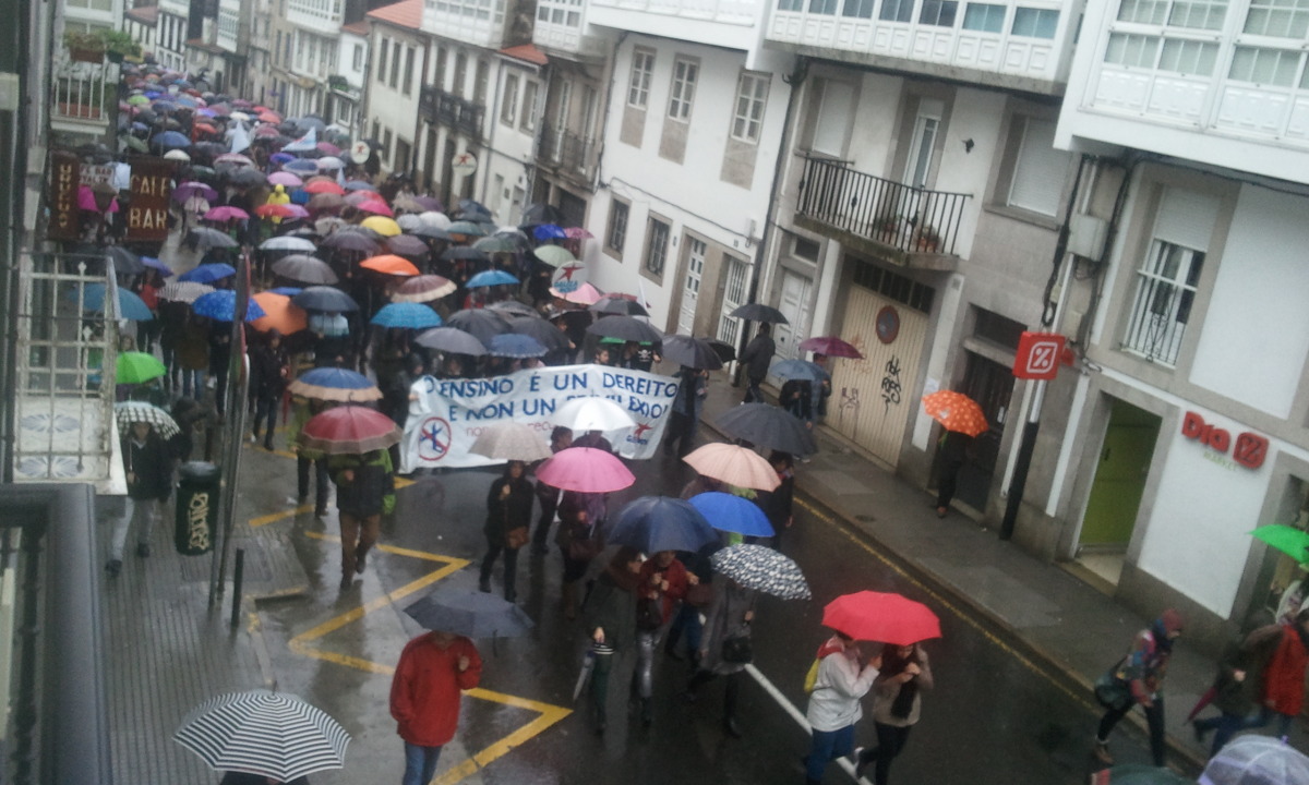 Vista da manifestación en Compostela